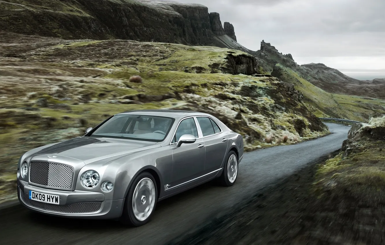 Фото обои дорога, скалы, Bentley, 2011, Mulsanne