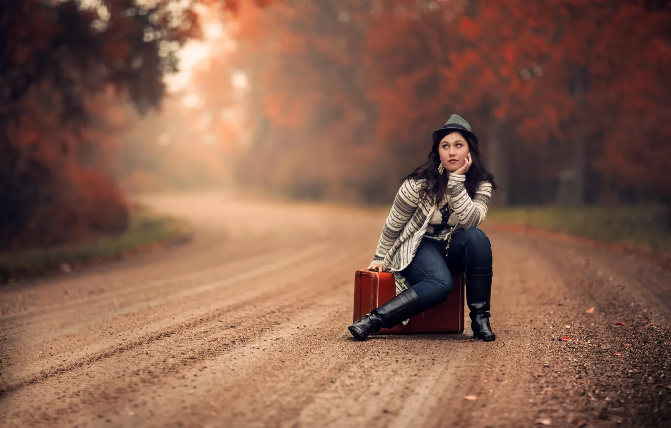 Фото обои дорога, осень, девушка, чемодан, Fall Road
