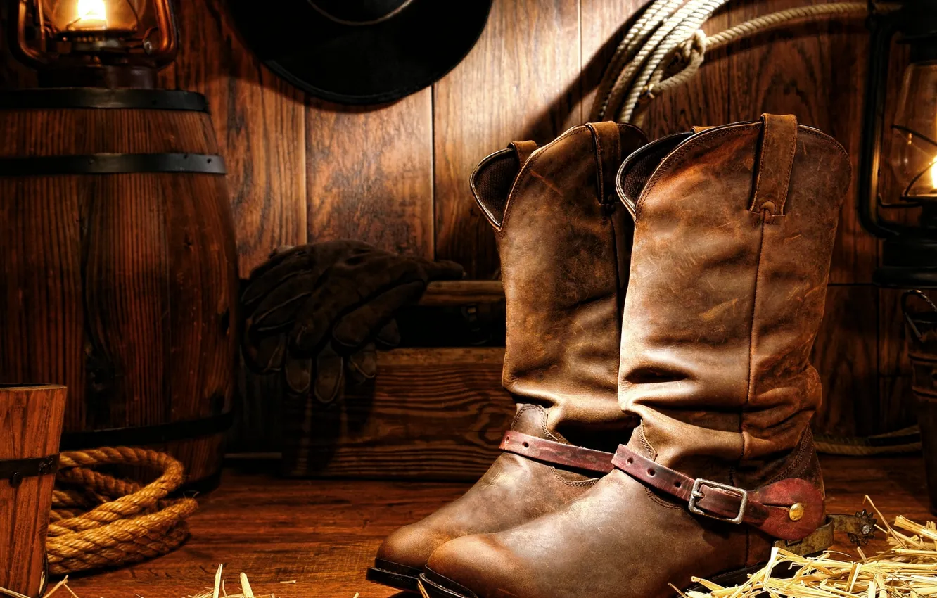Фото обои hat, wood, lamp, gloves, cord, cowboy boots