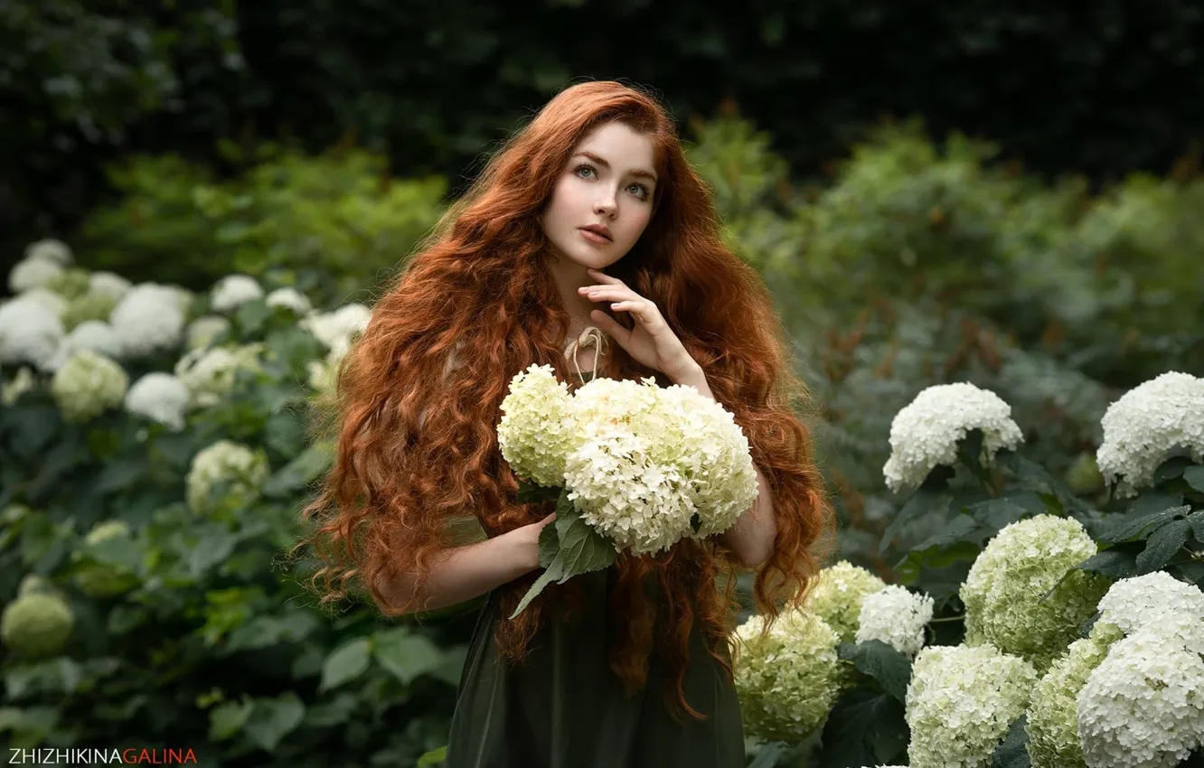Фото обои nature, flowers, model, women, redhead, green dress, wavy hair, women outdoors