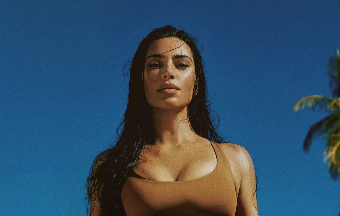 Фото обои kim kardashian, magazine, skims