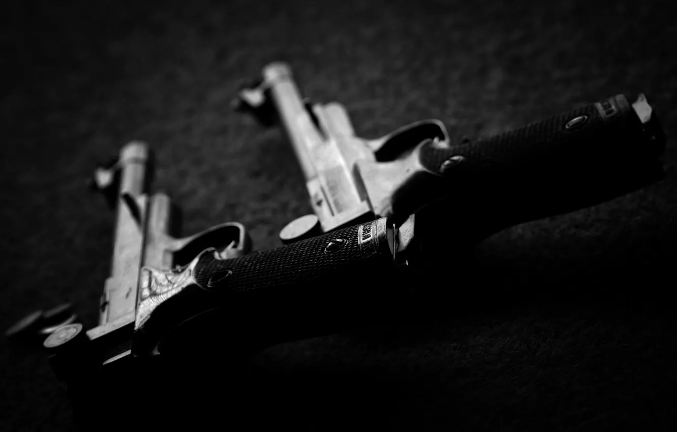 Фото обои оружие, пистолеты, черно белое фото
