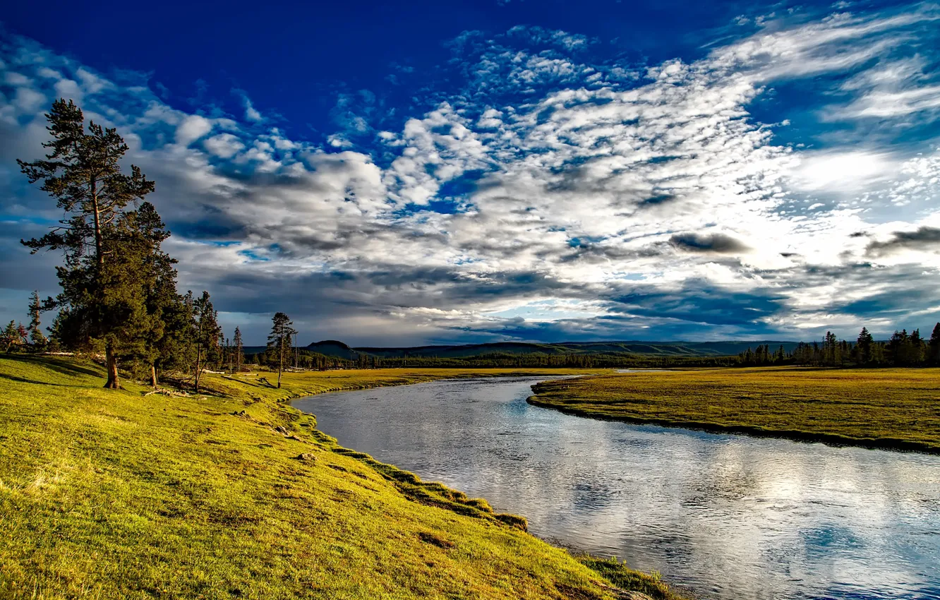 Фото обои небо, облака, деревья, река, Wyoming, Yellowstone National Park, Firehole River