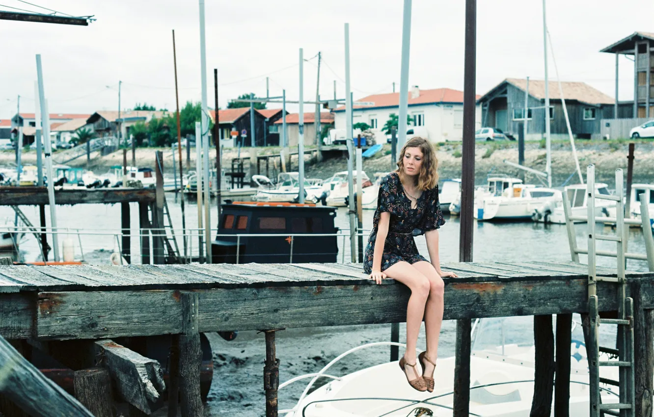Фото обои girl, dress, boats, pier