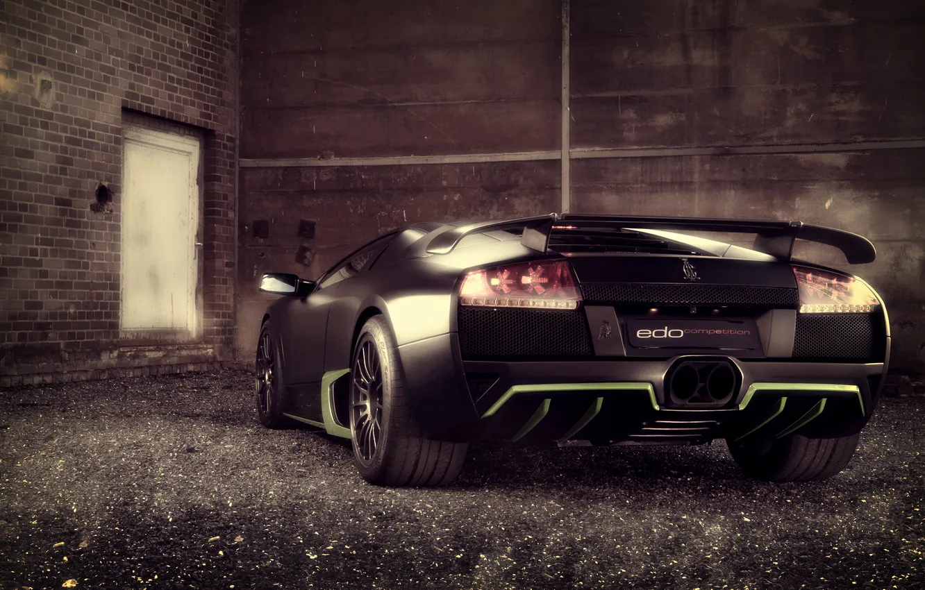 Фото обои машина, стена, двор, стоянка, Lamborghini Murcielago