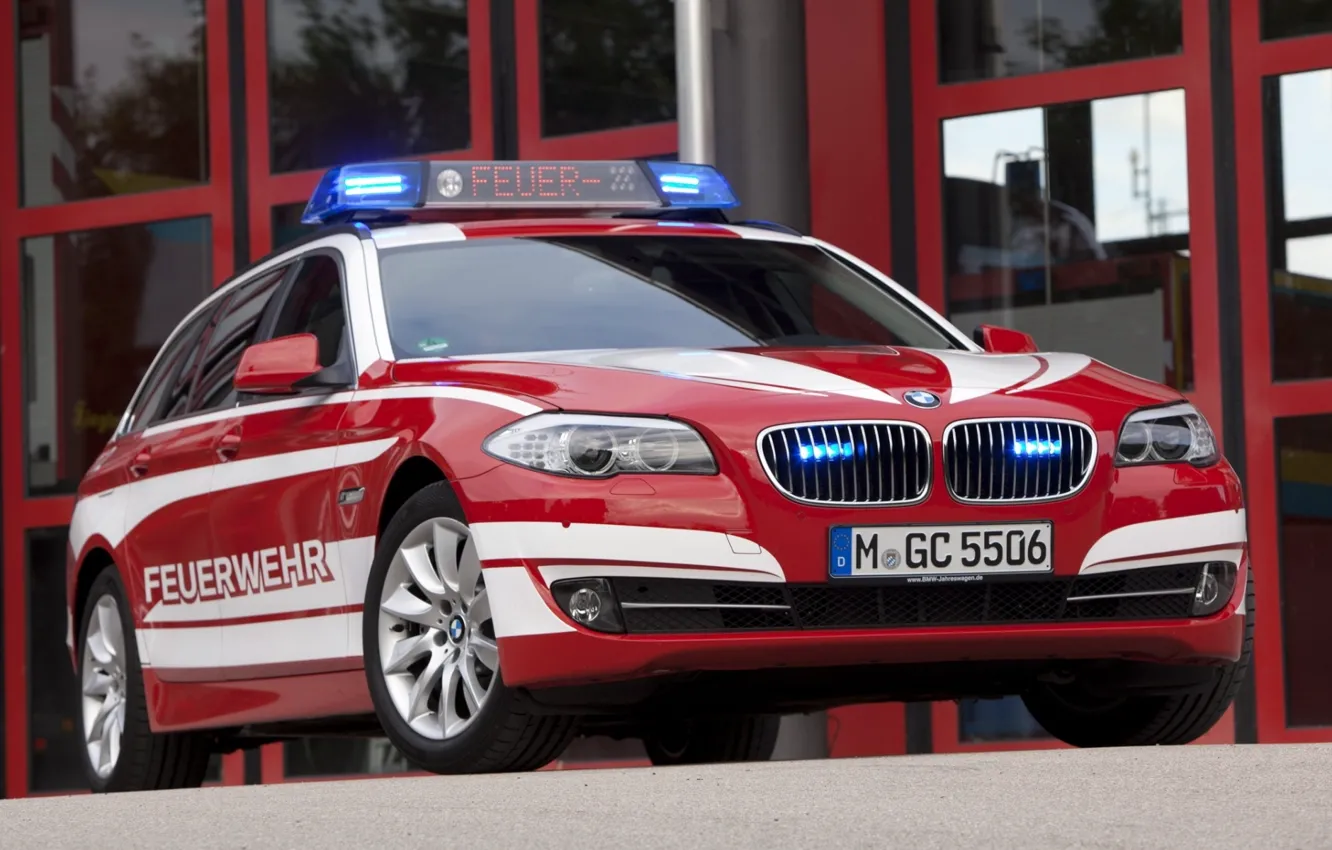 Фото обои BMW, БМВ, передок, 5 Series, Touring, Feuerwehr