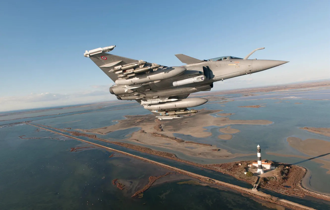 Фото обои Маяк, Истребитель, Dassault Rafale, ВВС Франции, Armée de l'Air, ПТБ, Корректируемая авиабомба, MBDA Meteor