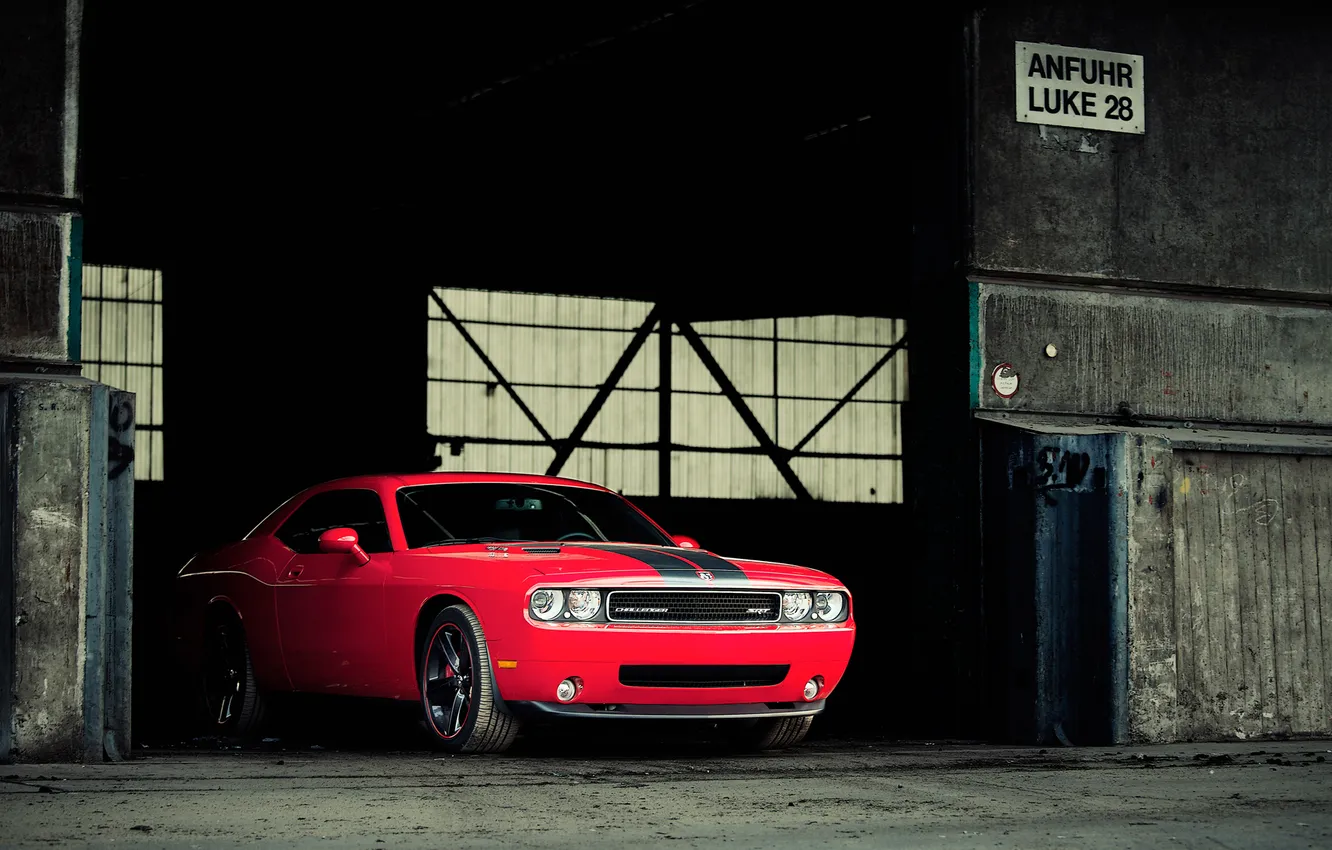 Фото обои гараж, red, бетон, Dodge Challenger SRT8