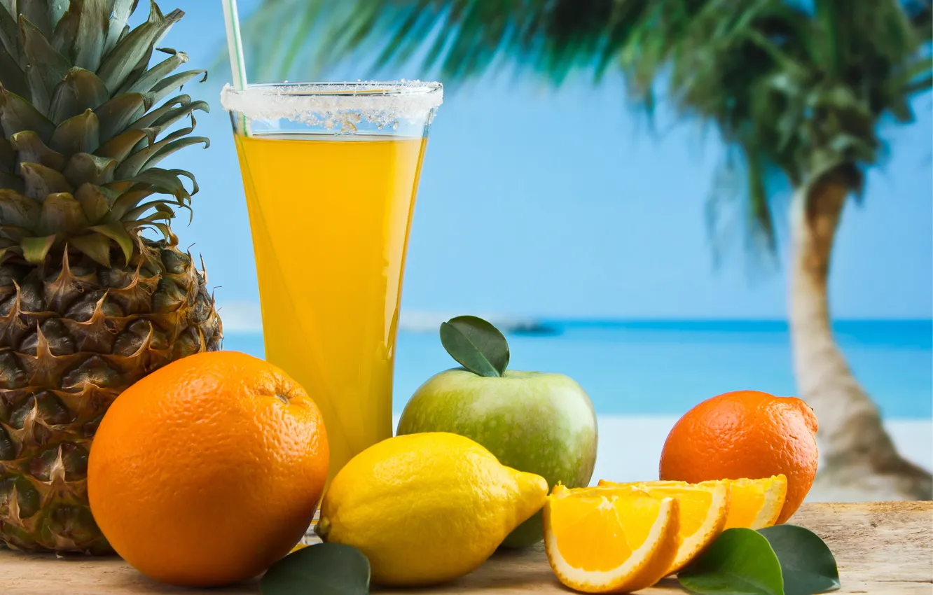 Фото обои песок, море, небо, пальма, лимон, бокал, яблоко, апельсин