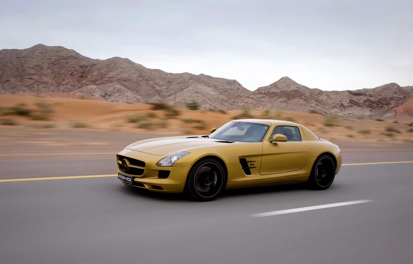 Фото обои желтый, Mercedes-Benz, скорость, SLS AMG