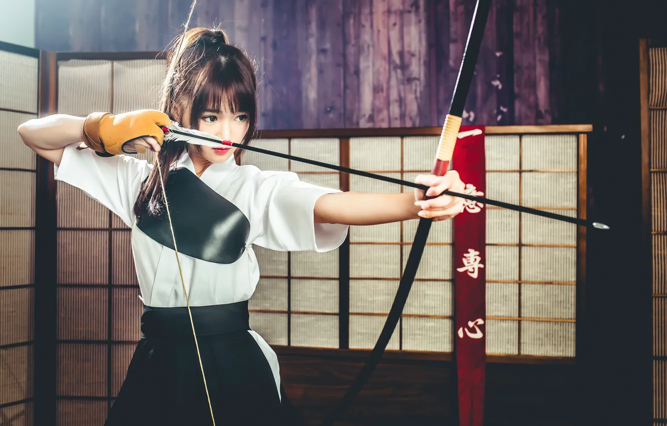 Фото обои взгляд, девушка, цель, лук, стрела, азиатка