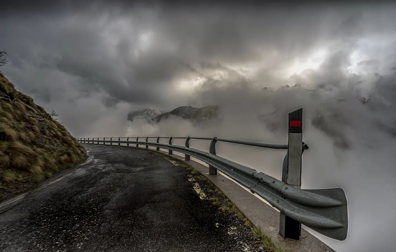 Фото обои дорога, небо, туман, Last Turn