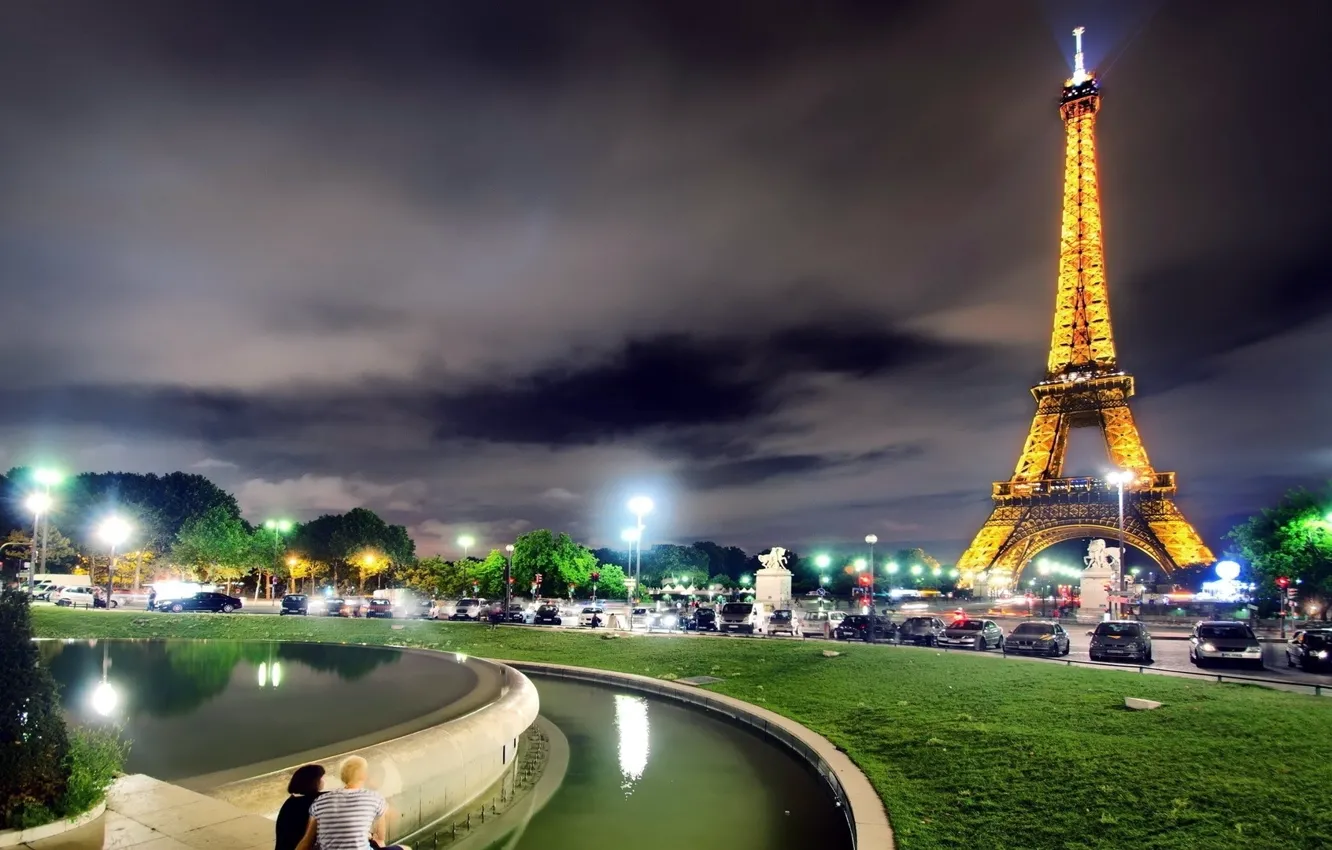 Фото обои деревья, ночь, Франция, Париж, парковка, Эйфелева башня