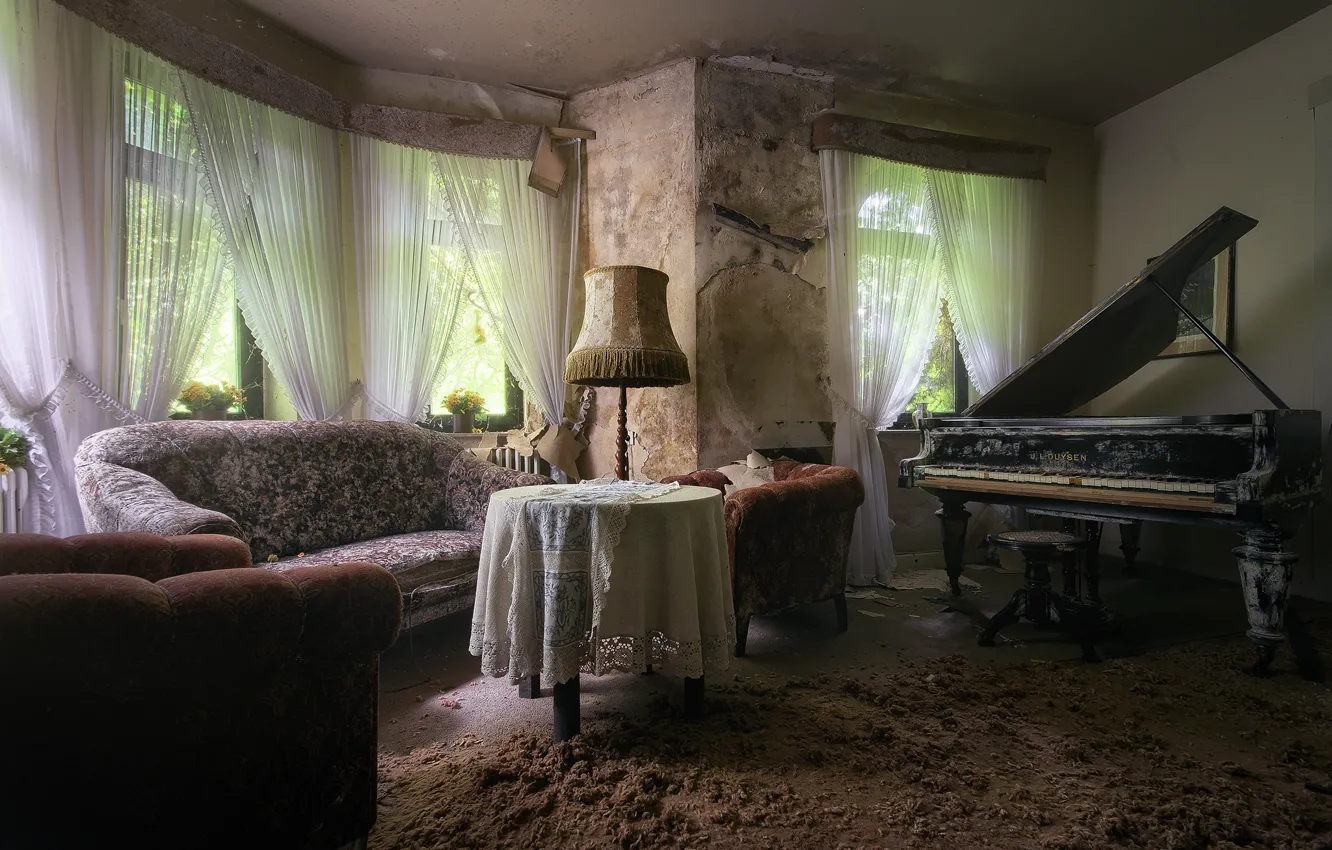 Фото обои стол, комната, диван, пианино