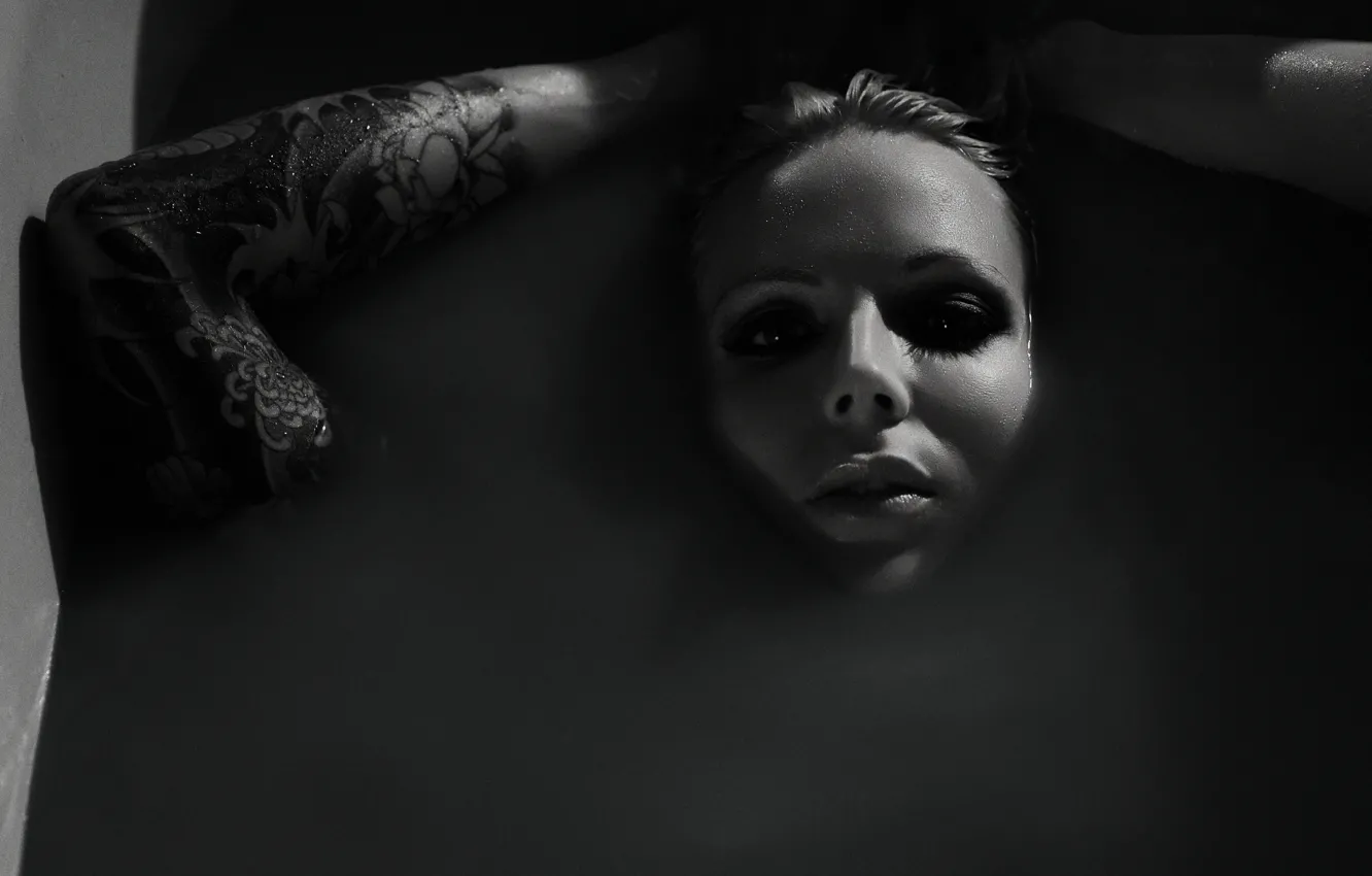 Фото обои девушка, модель, ванна, татуировка, Trisha Lurie, Триша Лури