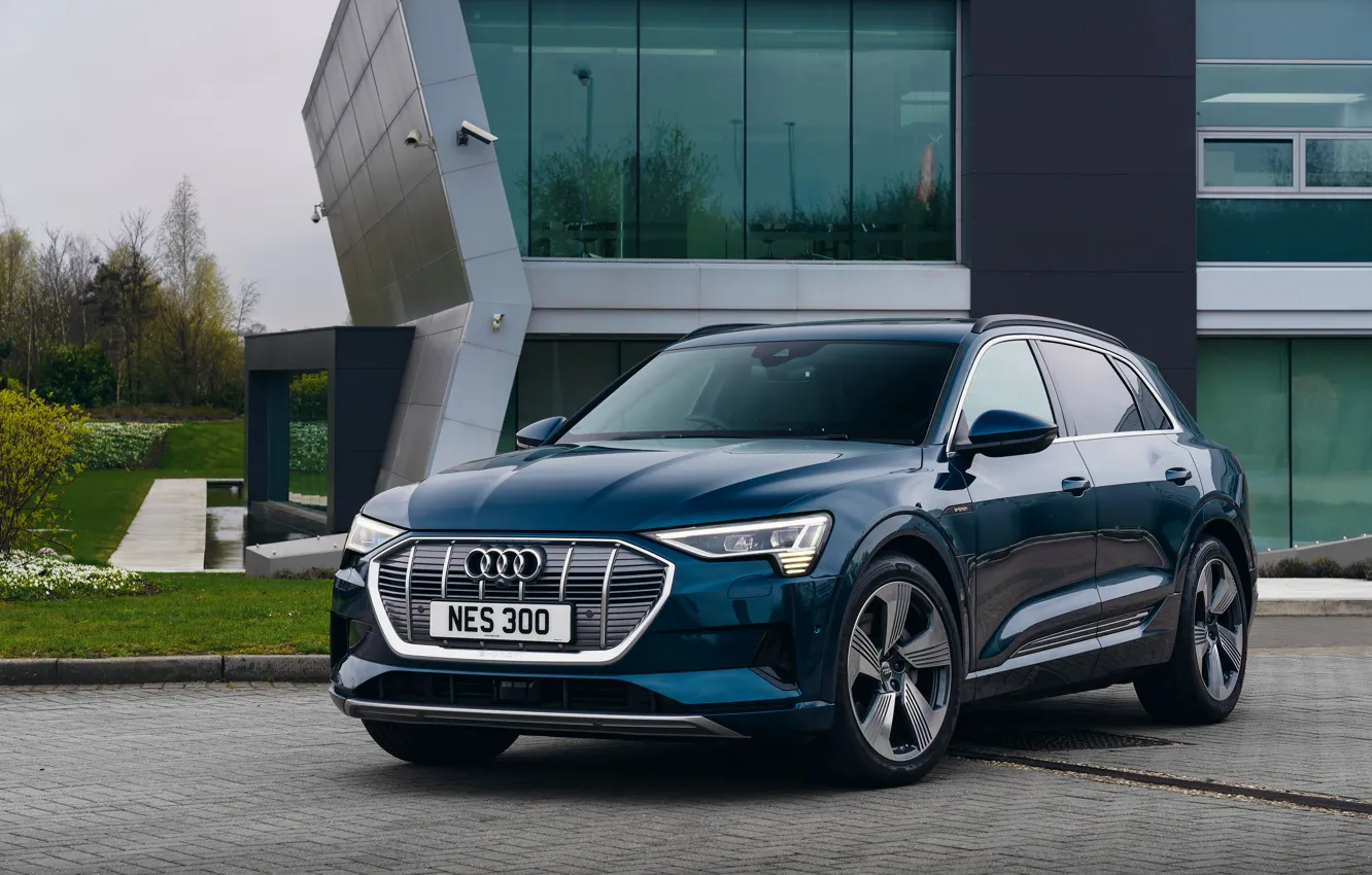 Фото обои Audi, здание, E-Tron, 2019, UK version