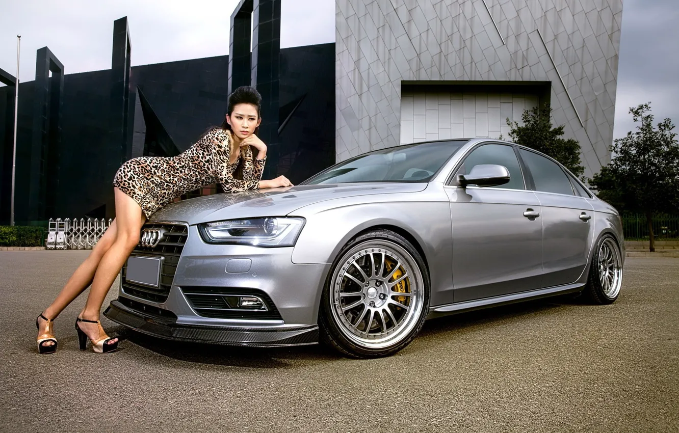 Фото обои авто, взгляд, девушка, Audi, Девушки, азиатка, оперлась на капот