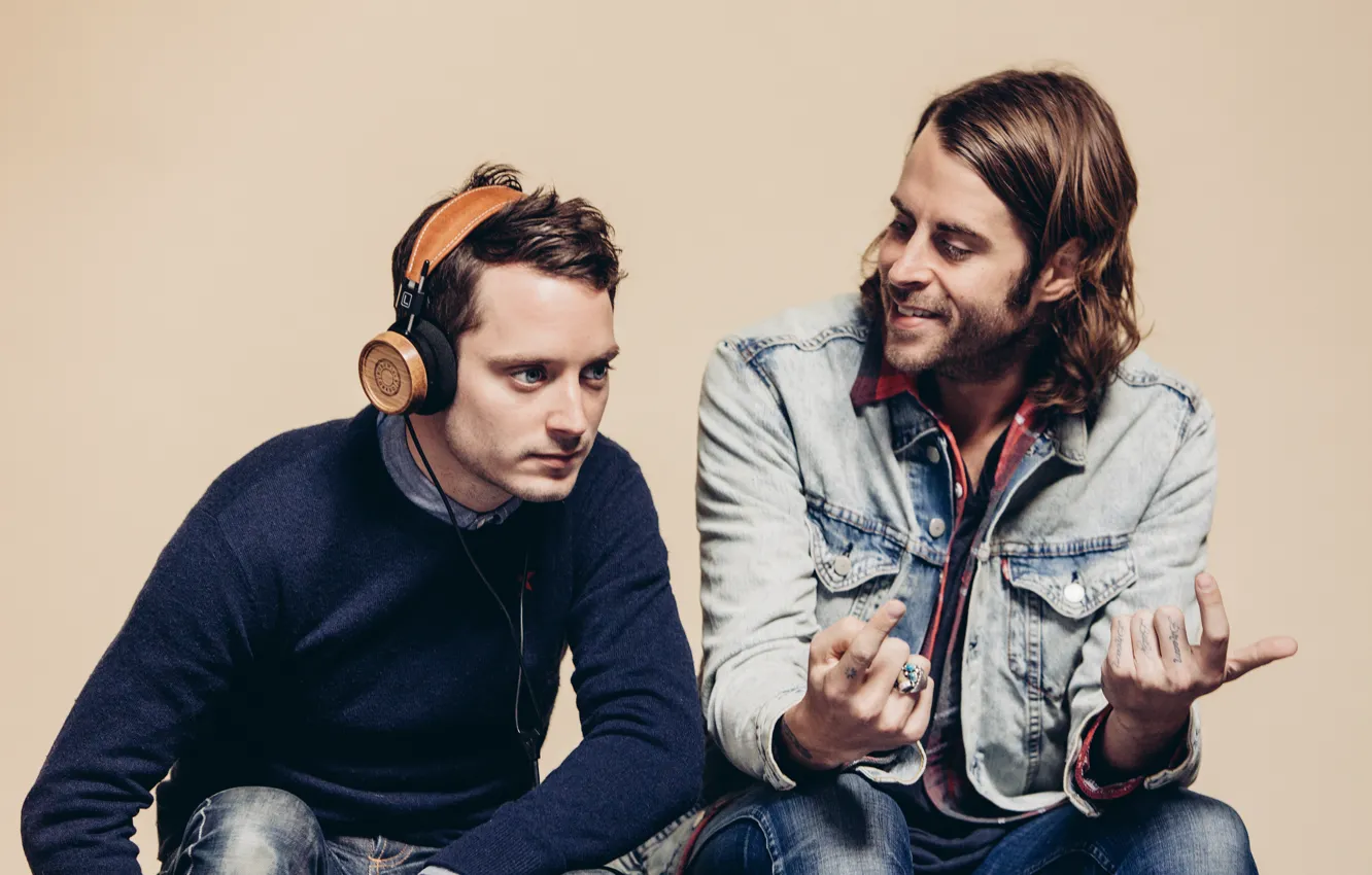 Фото обои Наушники, Headphones, Elijah Wood, Zach Cowie, Bushmills, Grado Labs