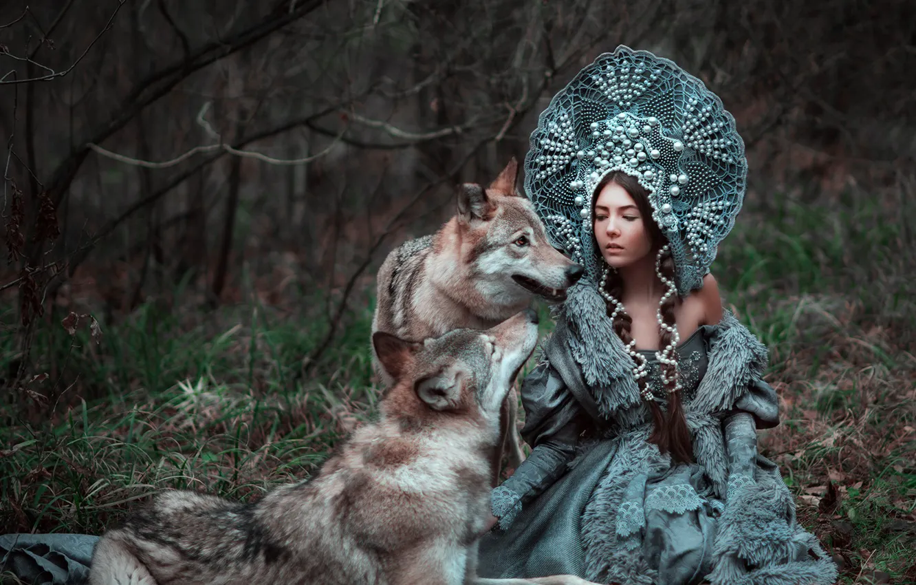 Фото обои лес, девушка, красавица, волки, Ксения, кокошник, Мария Липина