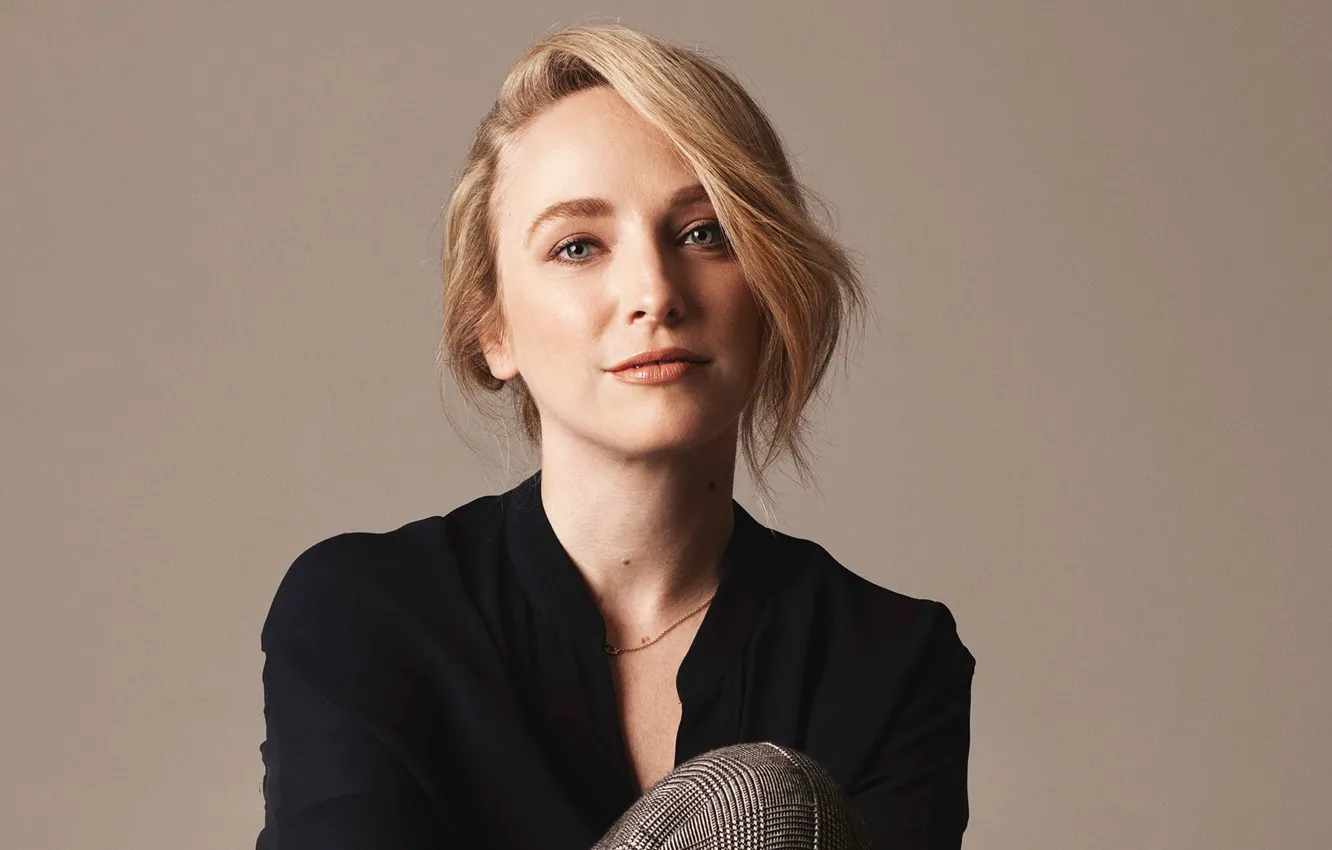 Фото обои взгляд, девушка, цепочка, Annette Reilly