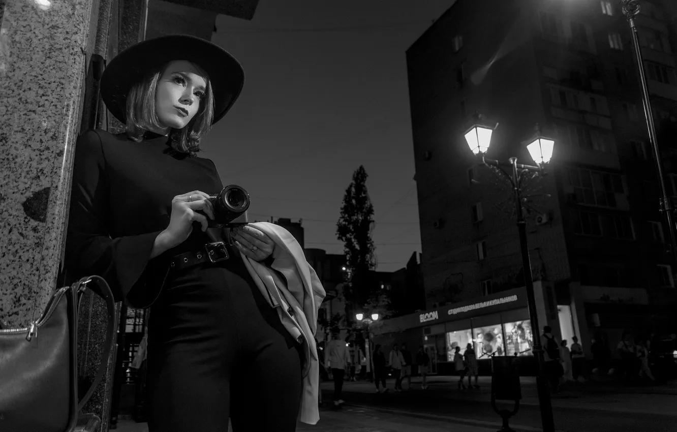 Фото обои девушка, милая, модель, Фотоаппарат, Обои, Сумочка, Шляпа, шатенка