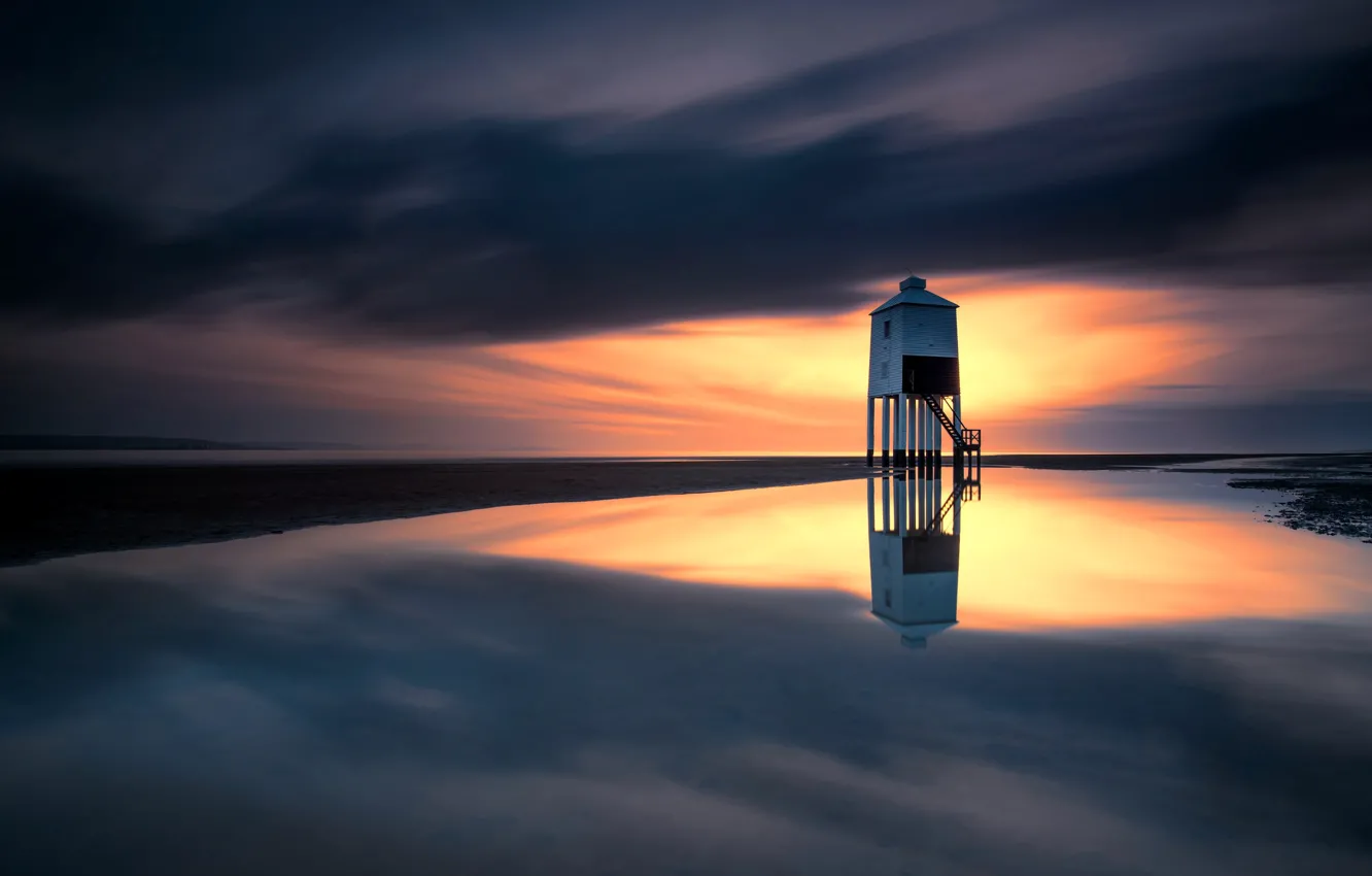 Фото обои море, тучи, маяк, Англия, Бернем-он-Си