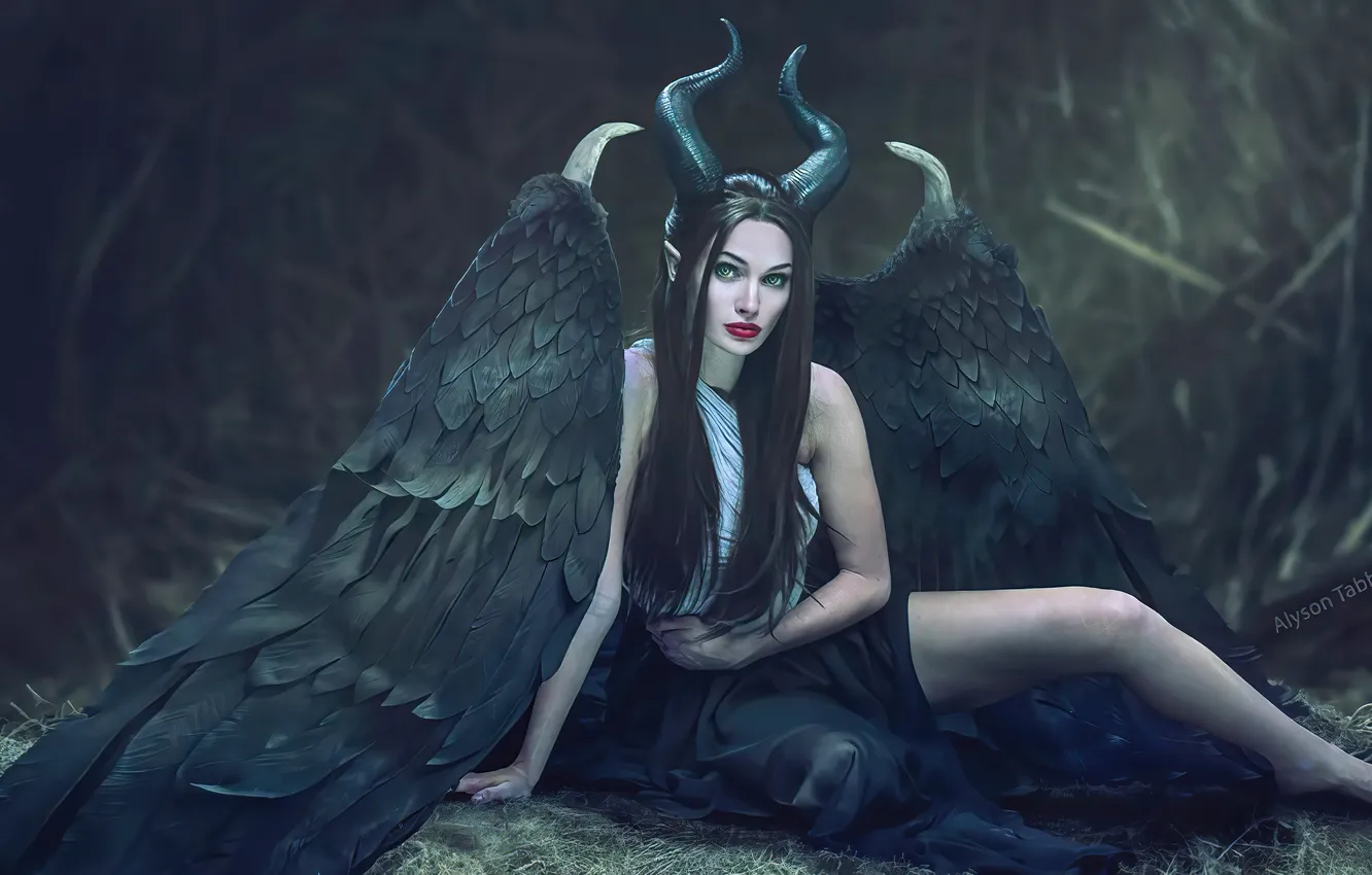 Фото обои девушка, поза, крылья, рога, косплей, Cosplay, Maleficent, Малифицента