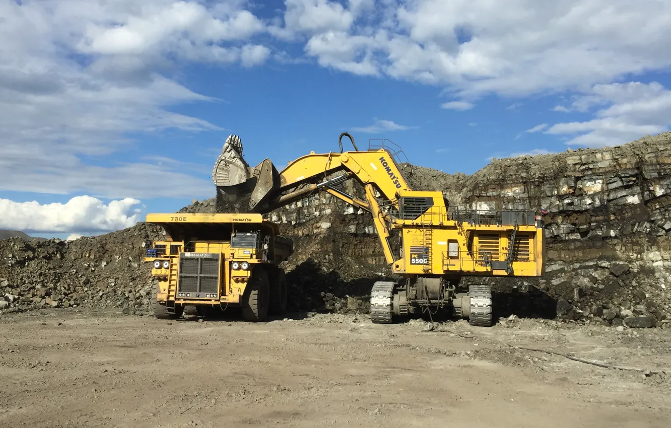 Фото обои Clouds, Sky, Tipper, Excavator, Working, Komatsu, Komatsu 730 E, Komatsu PC 550G