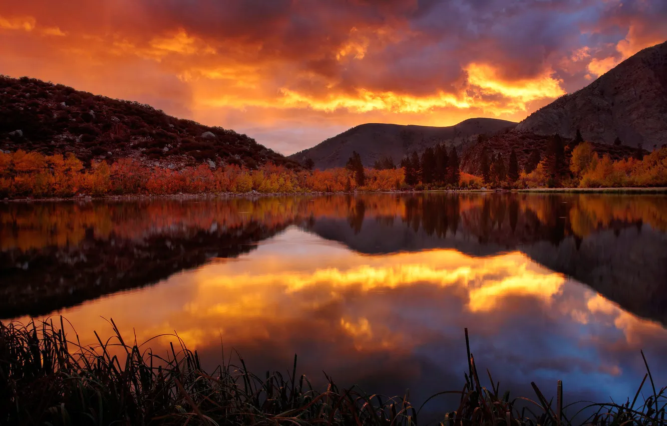 Фото обои осень, закат, горы, озеро, зеркало