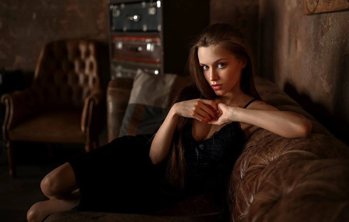 Фото обои girl, dress, young, model, pretty, interior, look, gorgeous