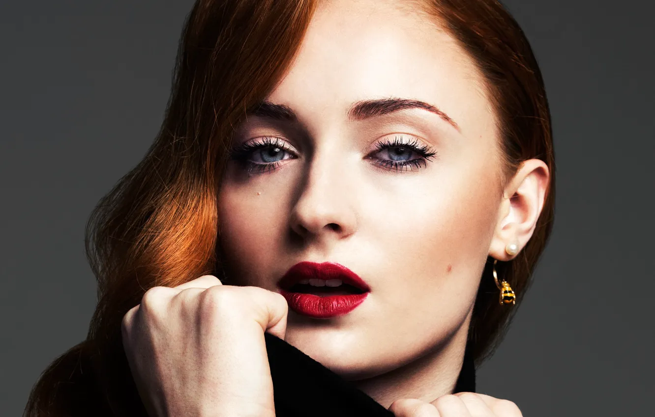 Фото обои взгляд, портрет, актриса, Sophie Turner