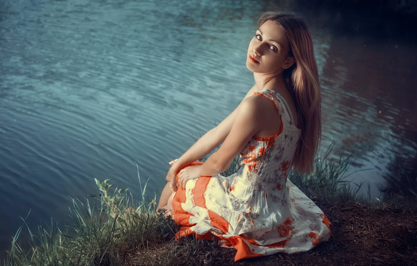 Фото обои взгляд, девушка, природа, поза, река, фото, платье, Вадим Аксенов