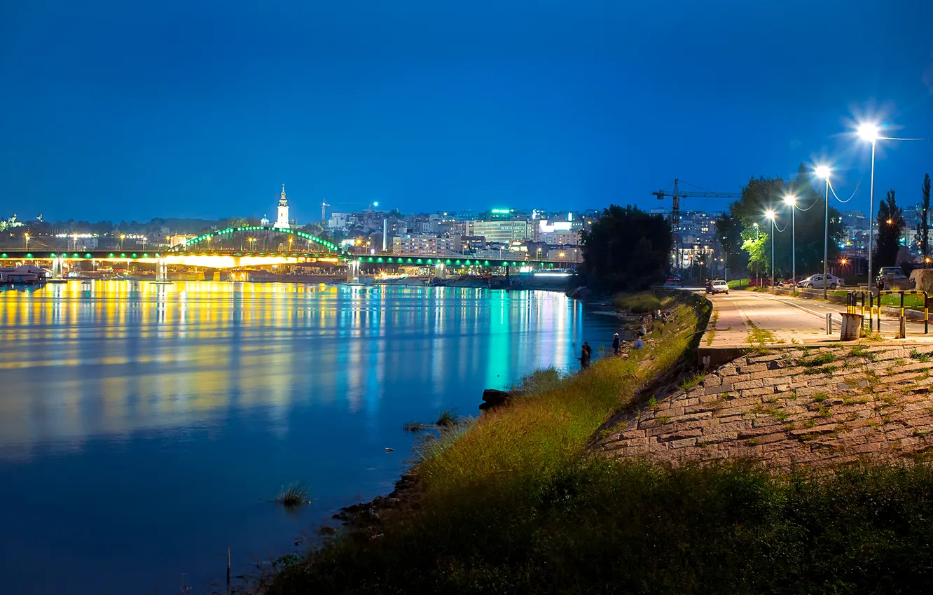 Фото обои ночь, мост, огни, река, дома, фонари, набережная, Сербия