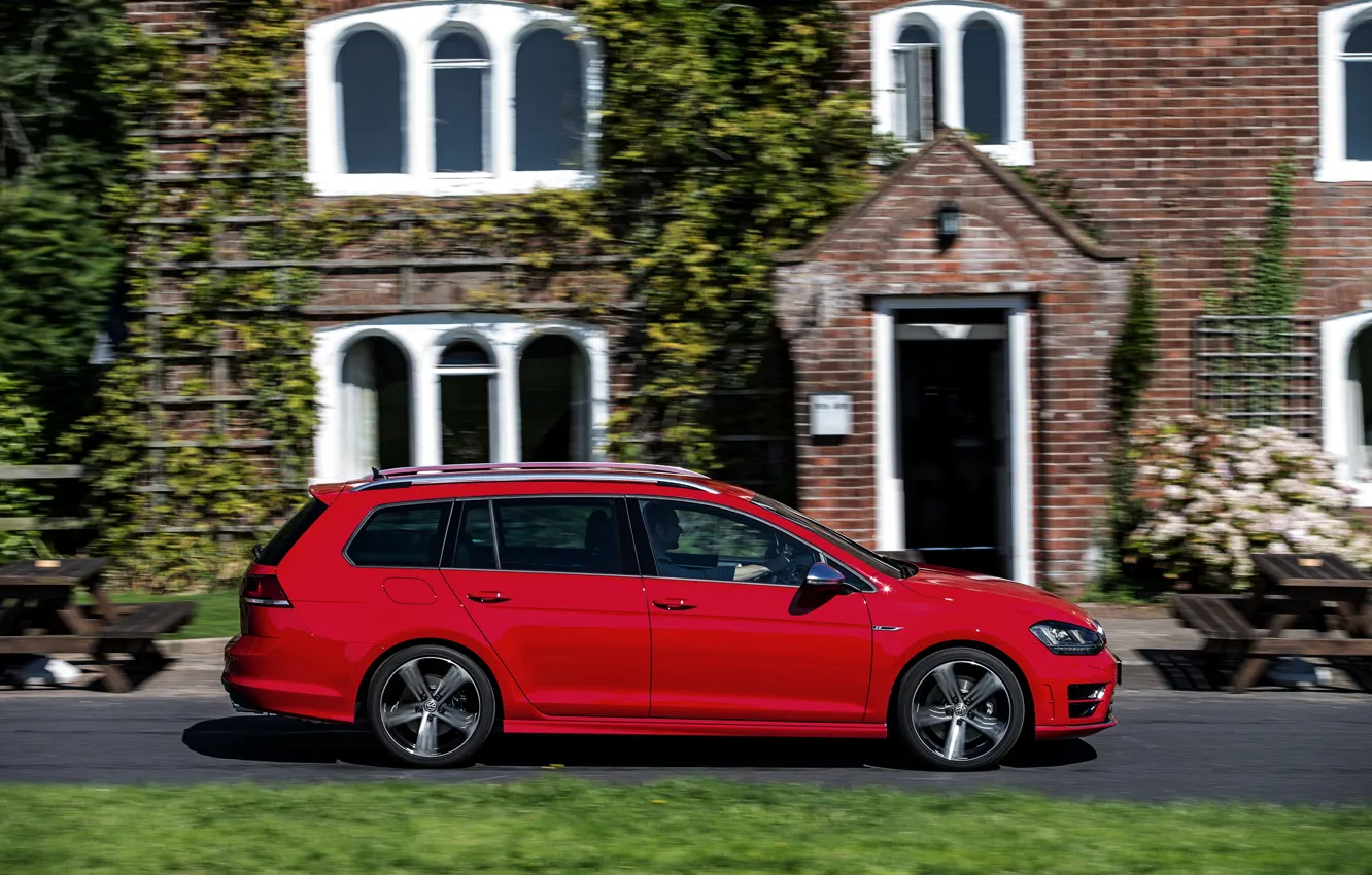 Фото обои красный, движение, Volkswagen, универсал, 2015, Golf R Estate