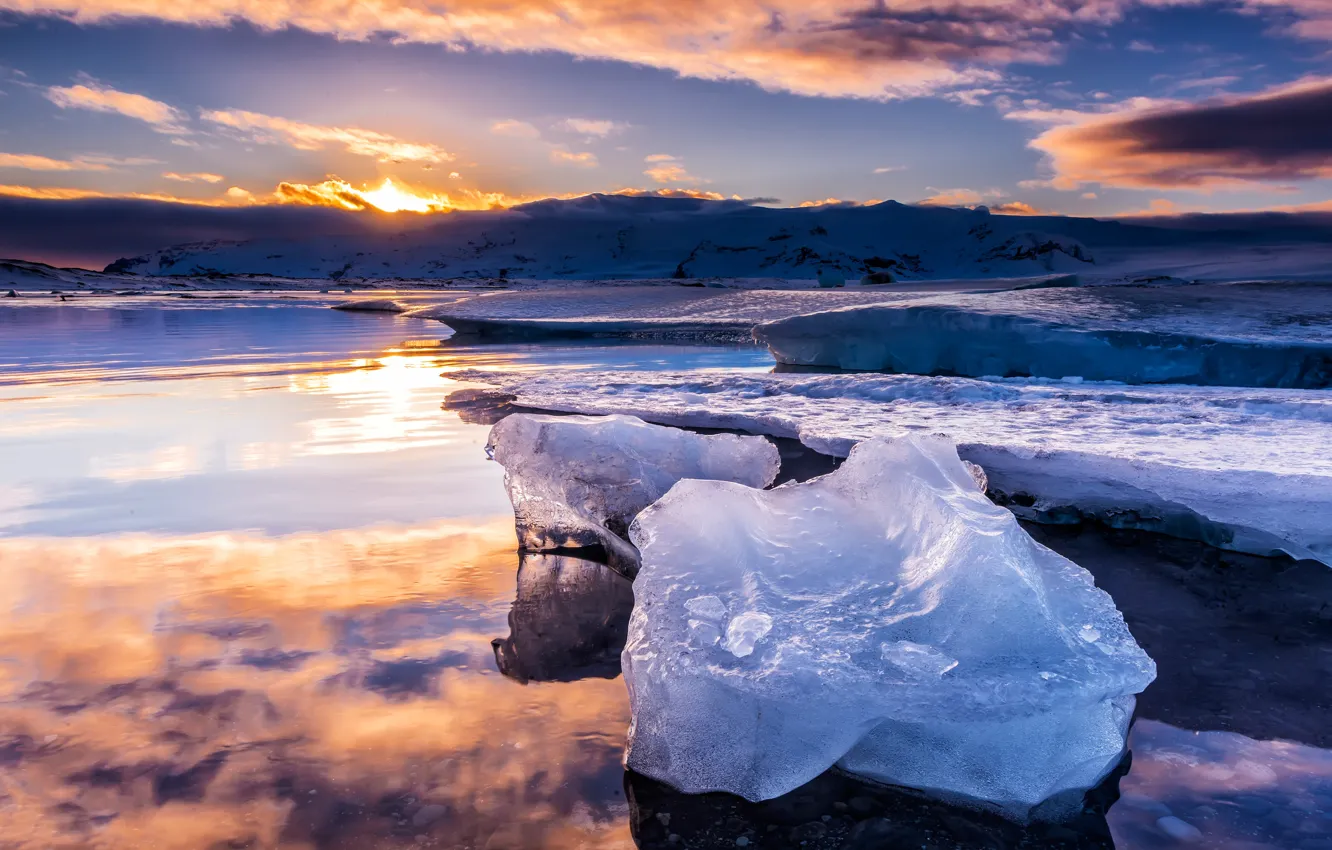 Фото обои лед, зима, небо, вода, солнце, облака, снег, пейзаж
