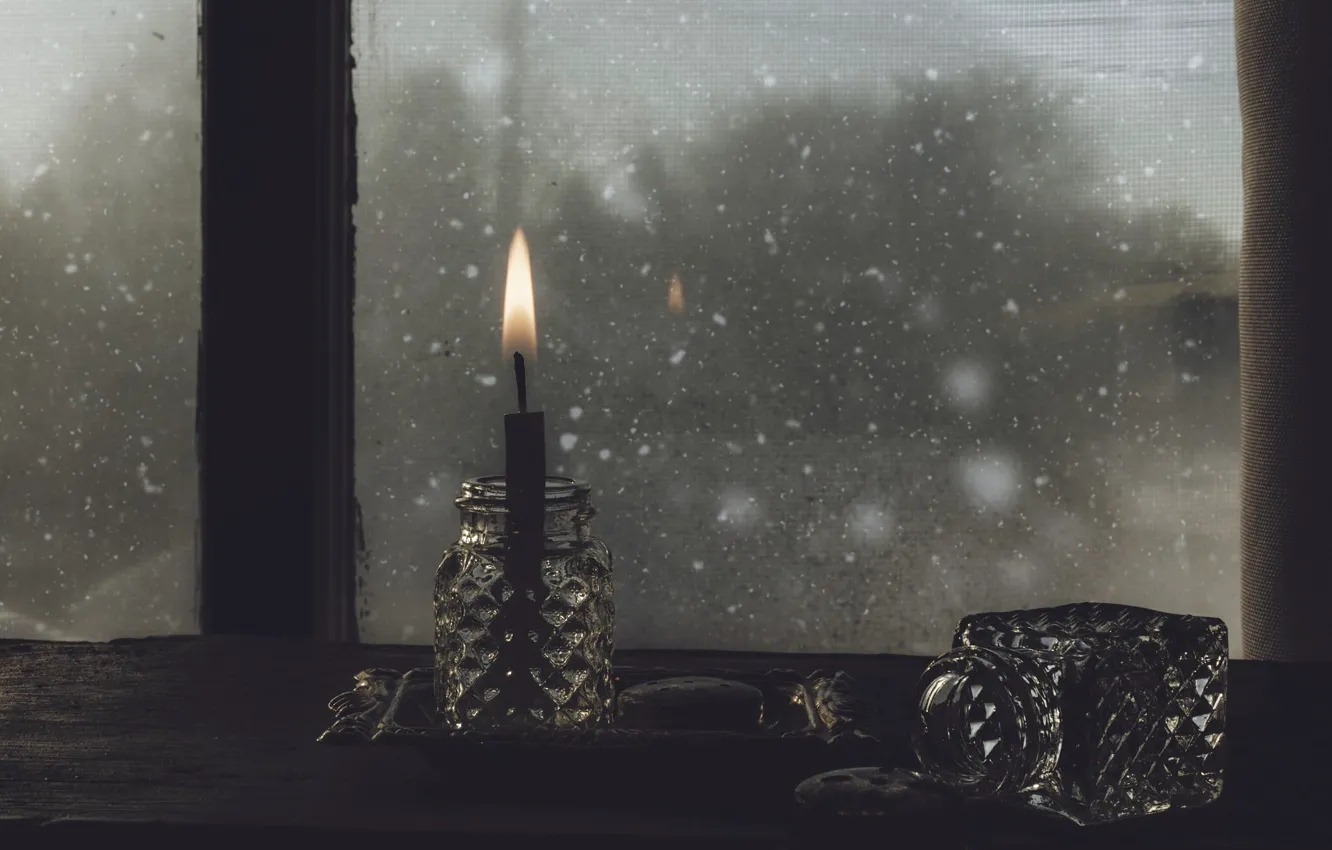 Фото обои мрак, свеча, окно