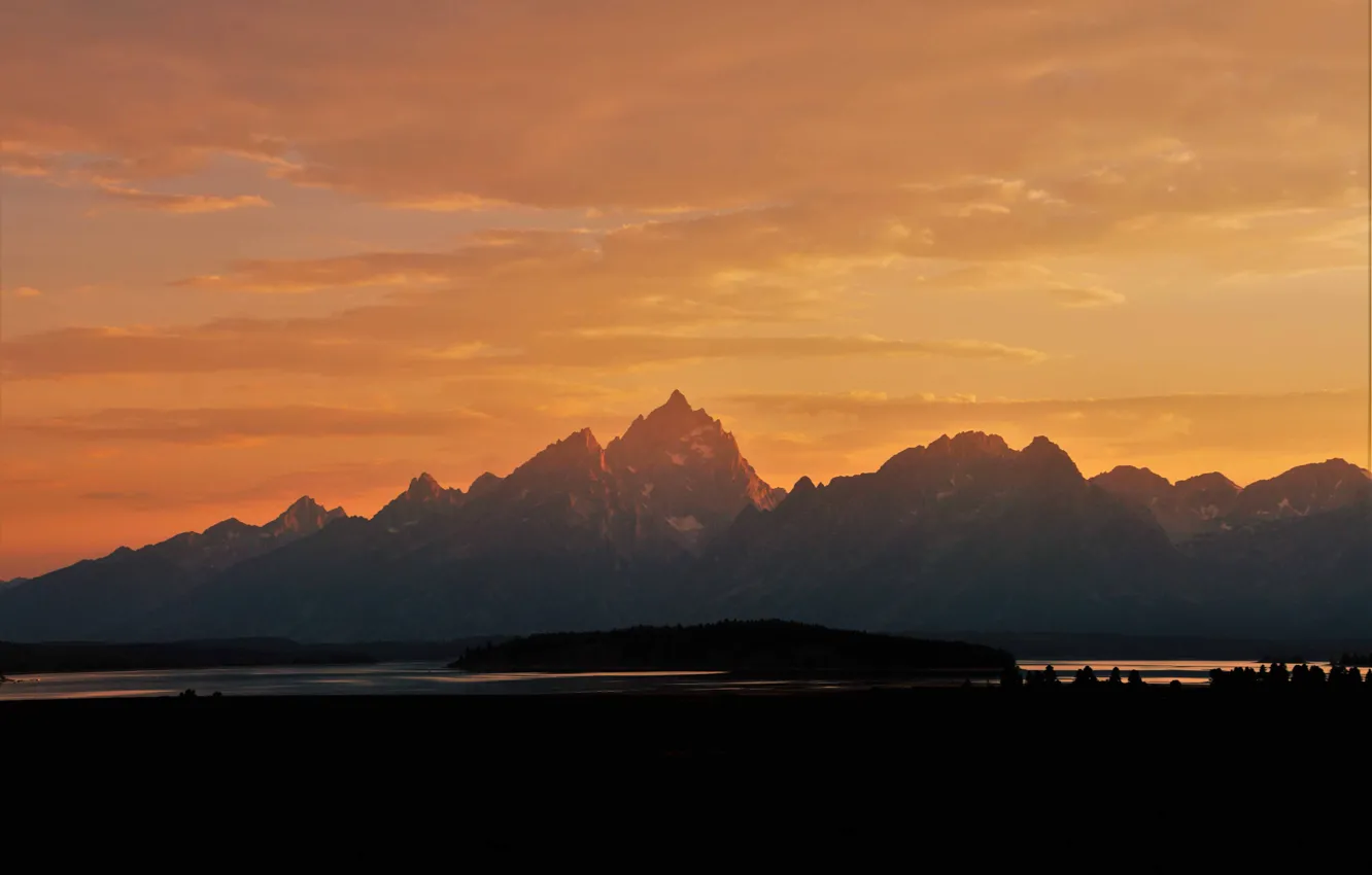 Фото обои twilight, river, sunset, mountains, clouds, dusk, peaks, silhouettes