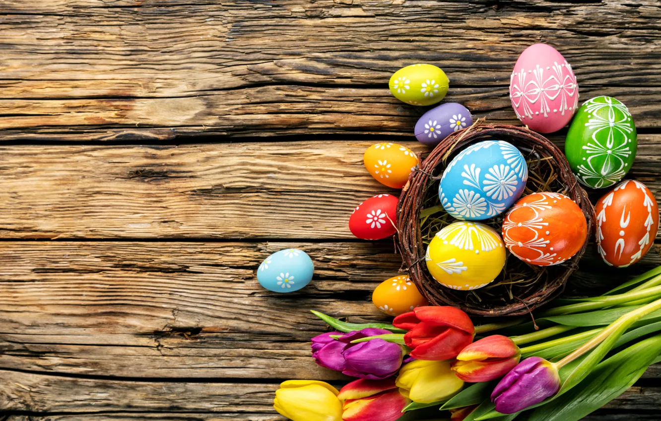 Фото обои яйца, colorful, Пасха, тюльпаны, happy, wood, flowers, tulips