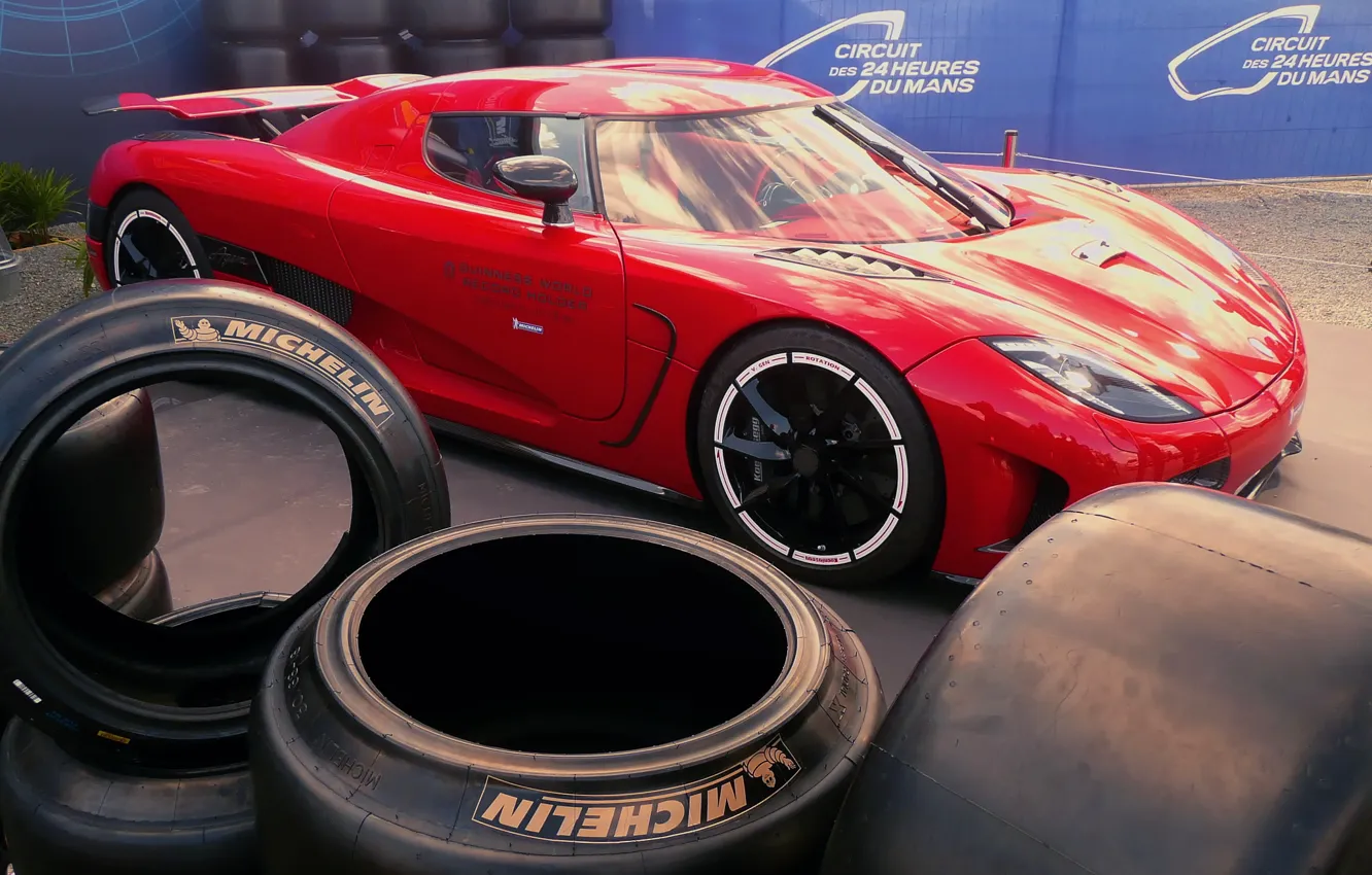 Фото обои Koenigsegg, шины, красная, Agera R