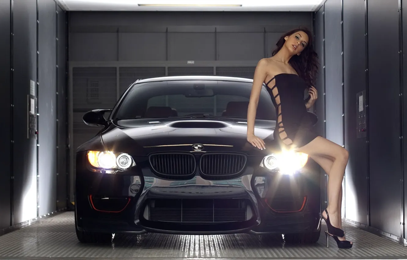 Фото обои машина, девушка, свет, BMW, Машины, черный авто, включенные фары