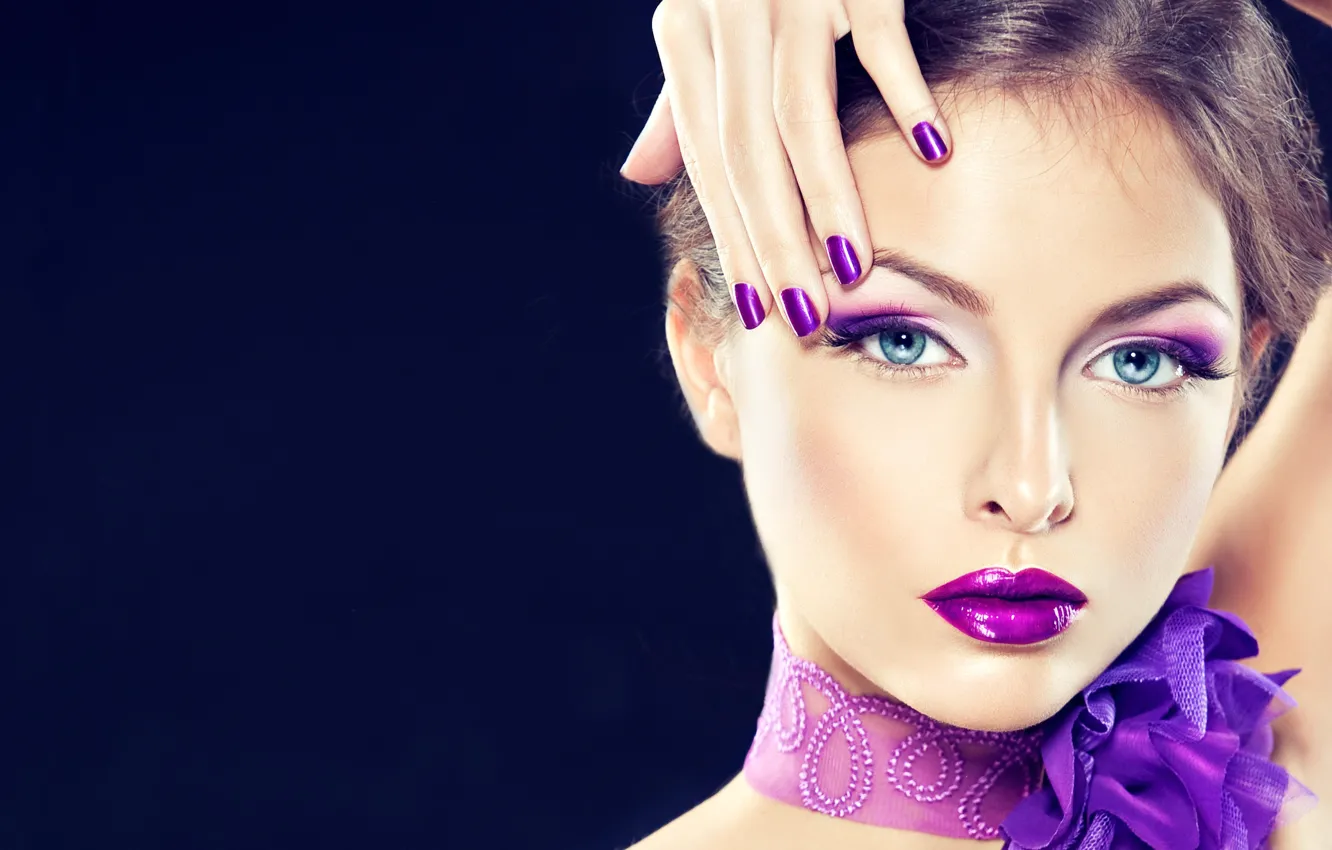 Фото обои девушка, портрет, руки, макияж, beauty, lilac makeup