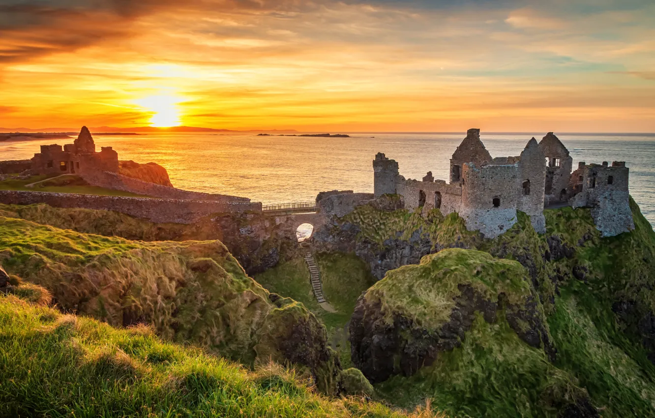 Фото обои море, пейзаж, закат, природа, скалы, руины, Ирландия, замок Данлюс