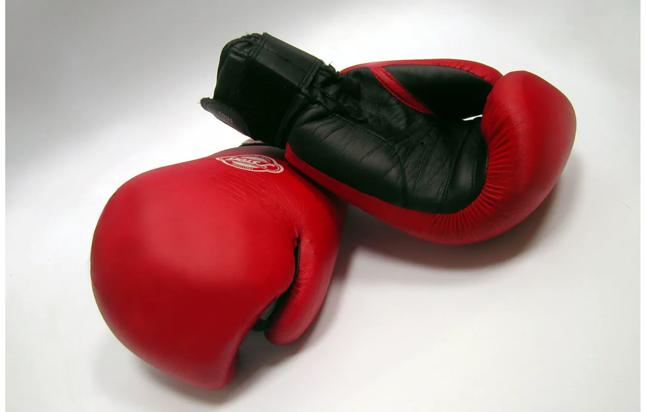 Фото обои бокс, перчатки, боксерские перчатки, красные перчатки
