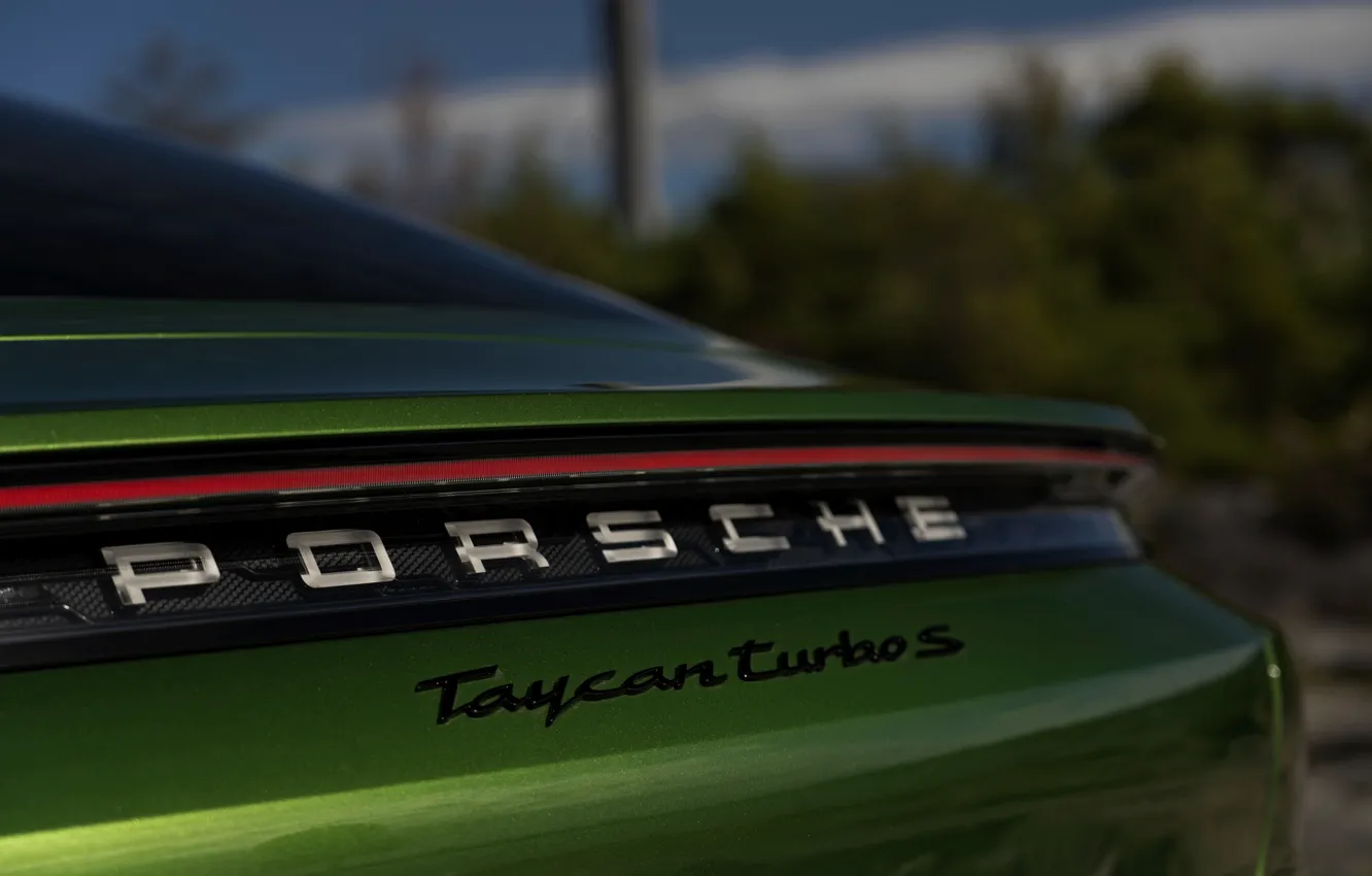 Фото обои надпись, полоса, Porsche, корма, Turbo S, 2020, Taycan