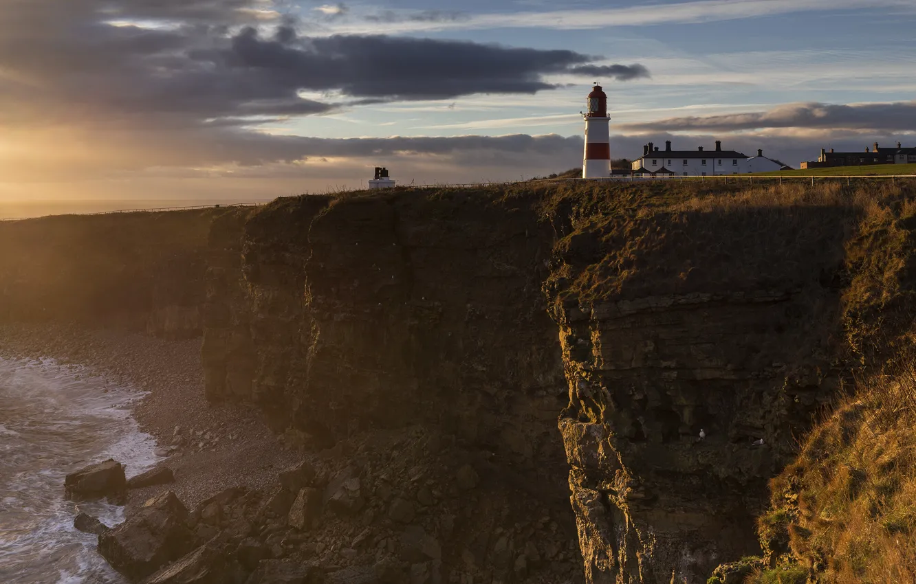 Фото обои waves, sky, sea, sunset, shore, lighthouse, Cliffs