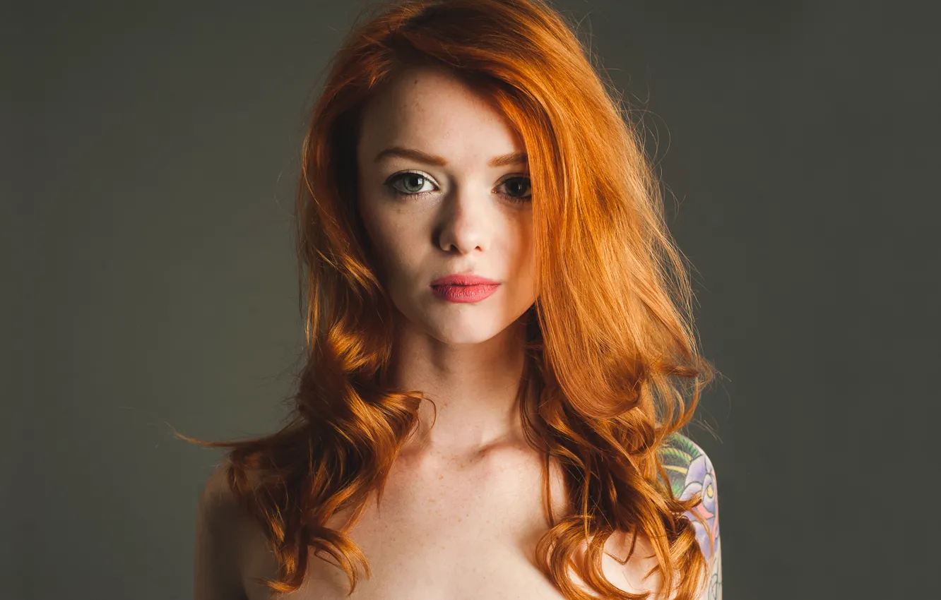 Фото обои Девушка, Взгляд, Модель, Губы, Тату, Рыжая, red head, Julie Kennedy