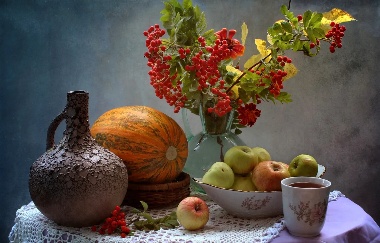 Фото обои чай, яблоки, чашка, тыква, кувшин, натюрморт, рябина