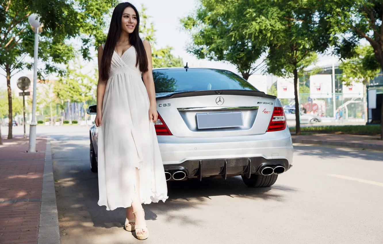 Фото обои взгляд, улыбка, Девушки, Mercedes, азиатка, красивая девушка, былый авто