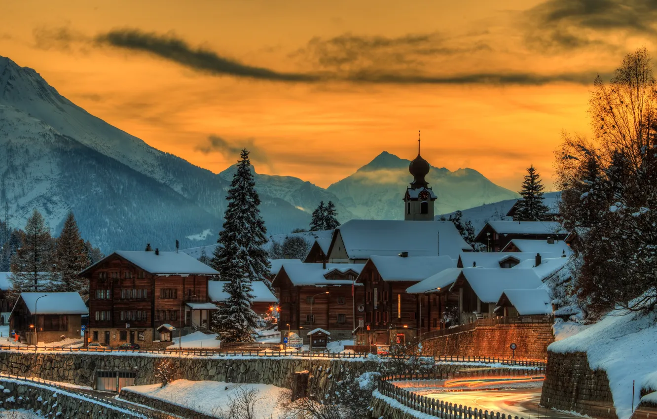 Фото обои зима, небо, снег, деревья, закат, горы, огни, дома