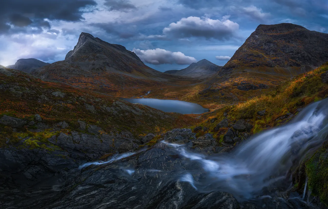 Фото обои горы, озеро, ручей, водопад, Норвегия, каскад, Norway, Romsdalen Valley